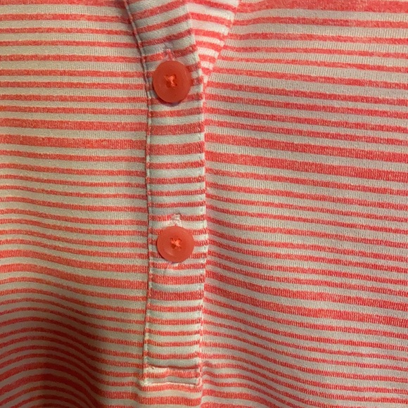 Bundle of Two Under Armour shirts size S - Picture 8 of 8